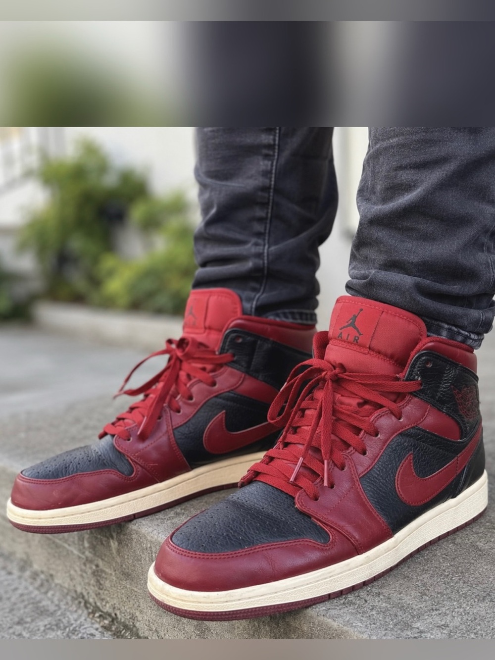 🌙✨ Nike Air Jordan 1 Mid Team Red Black Men’s Size 11.5